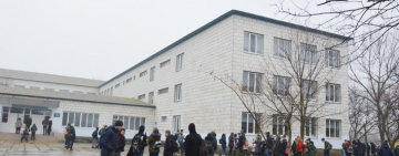 На территории одной из Килийских школ горела пристройка, примыкающая к зданию. Возгорание локализовано, пострадавших нет.